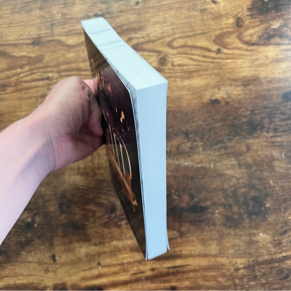 Plated Prisoner - Gild by Raven Kennedy - Paperback Book - Picture 4 of 4